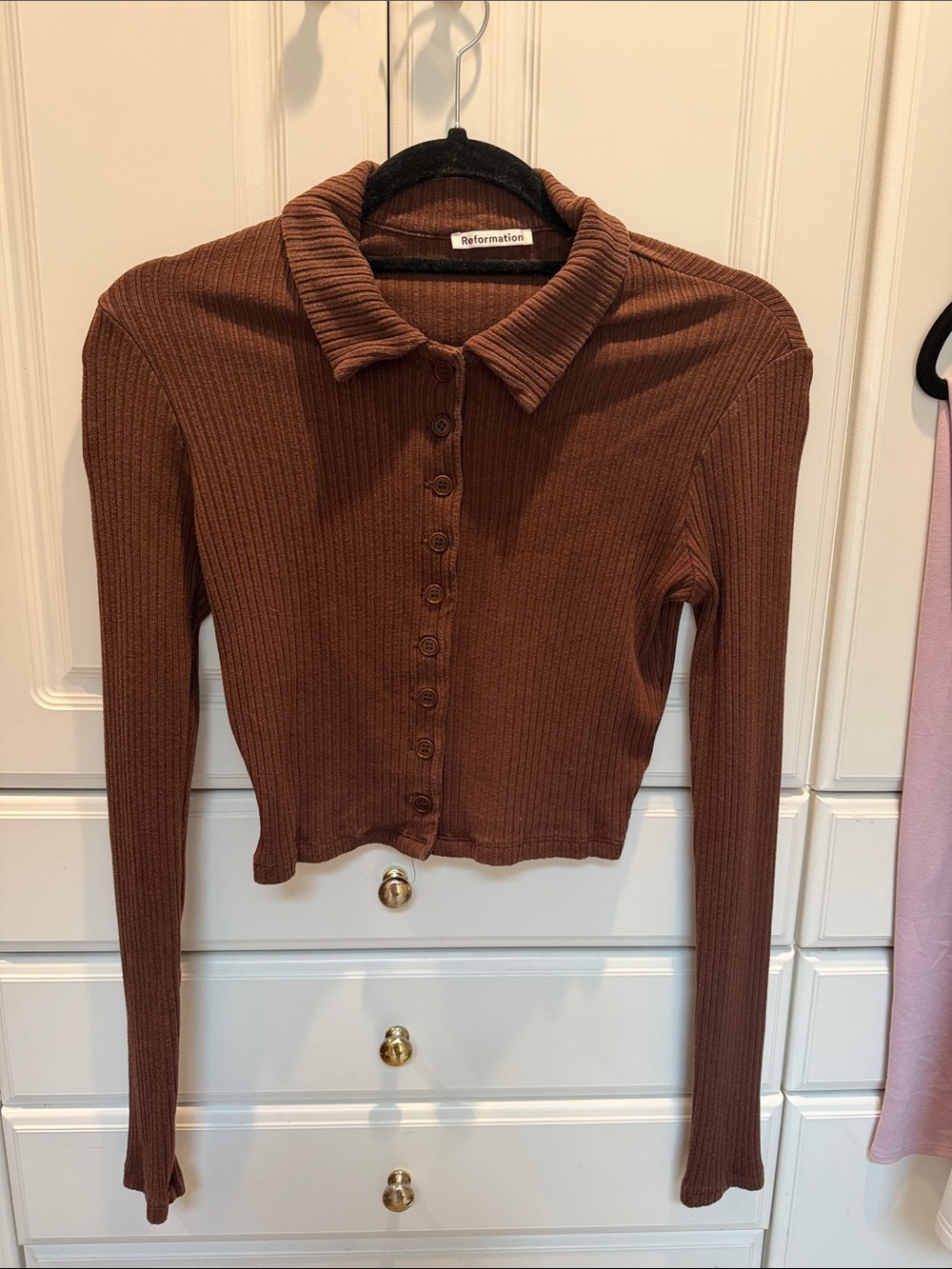 Reformation Brown Ribbed Button-Front Collared Long Sleeve Crop Top